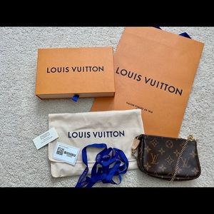 New Louis Vuitton mini pochette in monogram